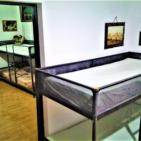 Leyla Hostel Брашов Экстерьер фото