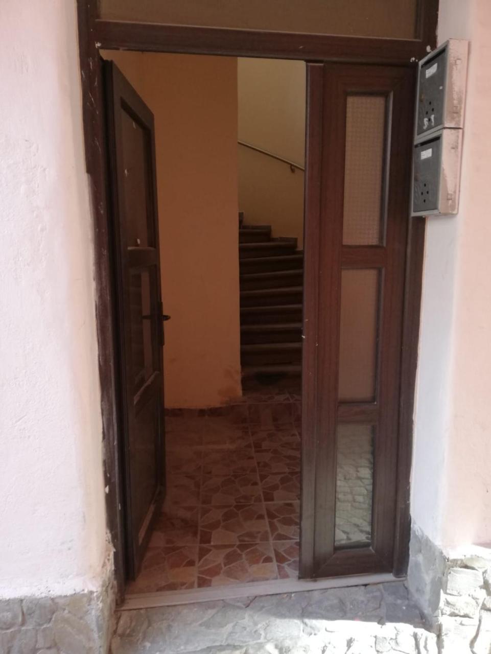 Leyla Hostel Брашов Экстерьер фото