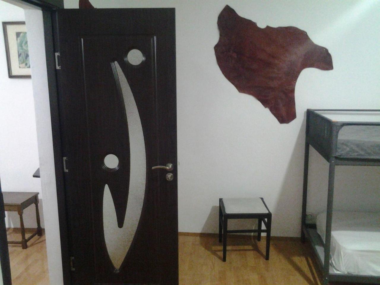 Leyla Hostel Брашов Экстерьер фото