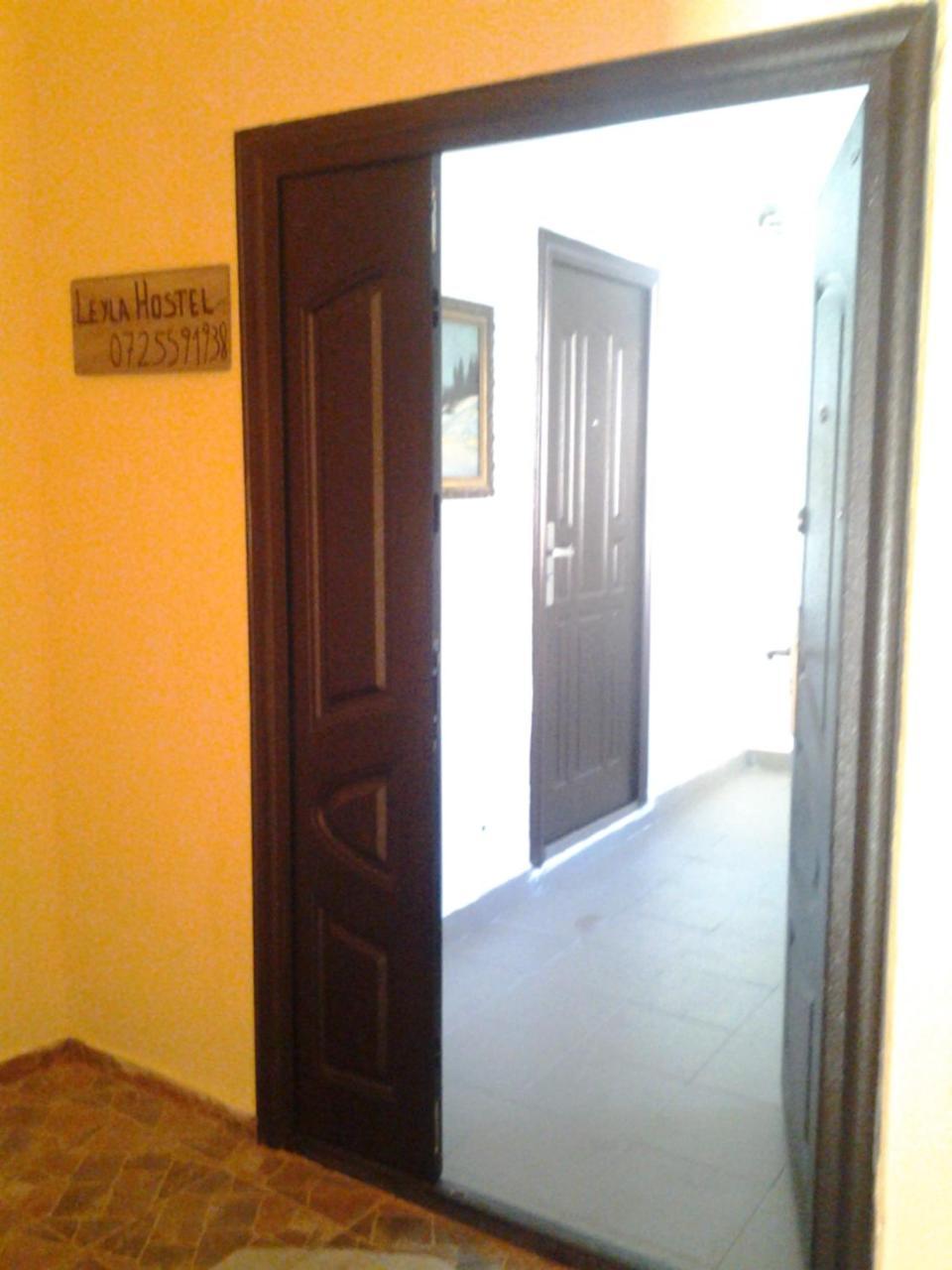 Leyla Hostel Брашов Экстерьер фото