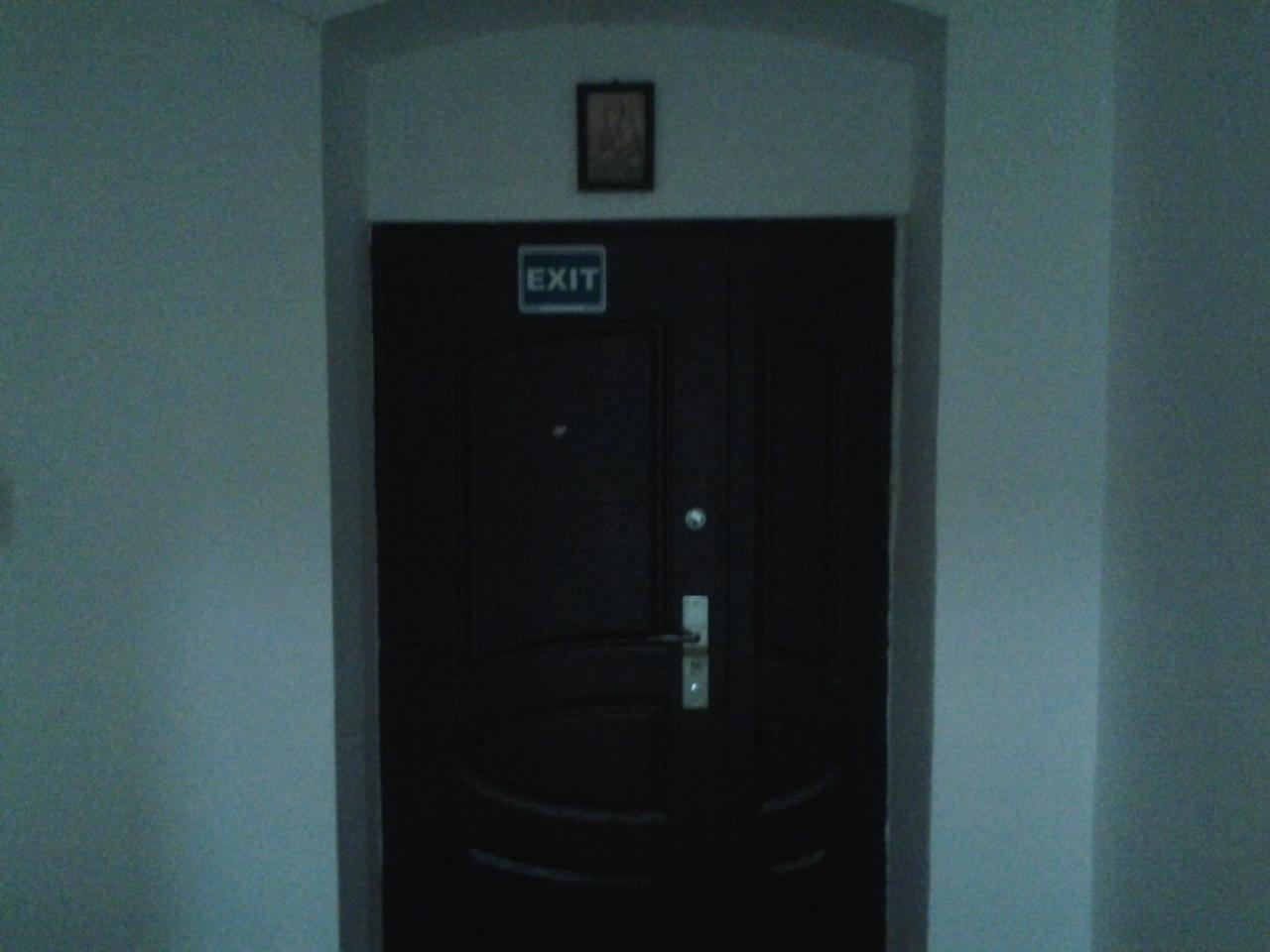 Leyla Hostel Брашов Экстерьер фото