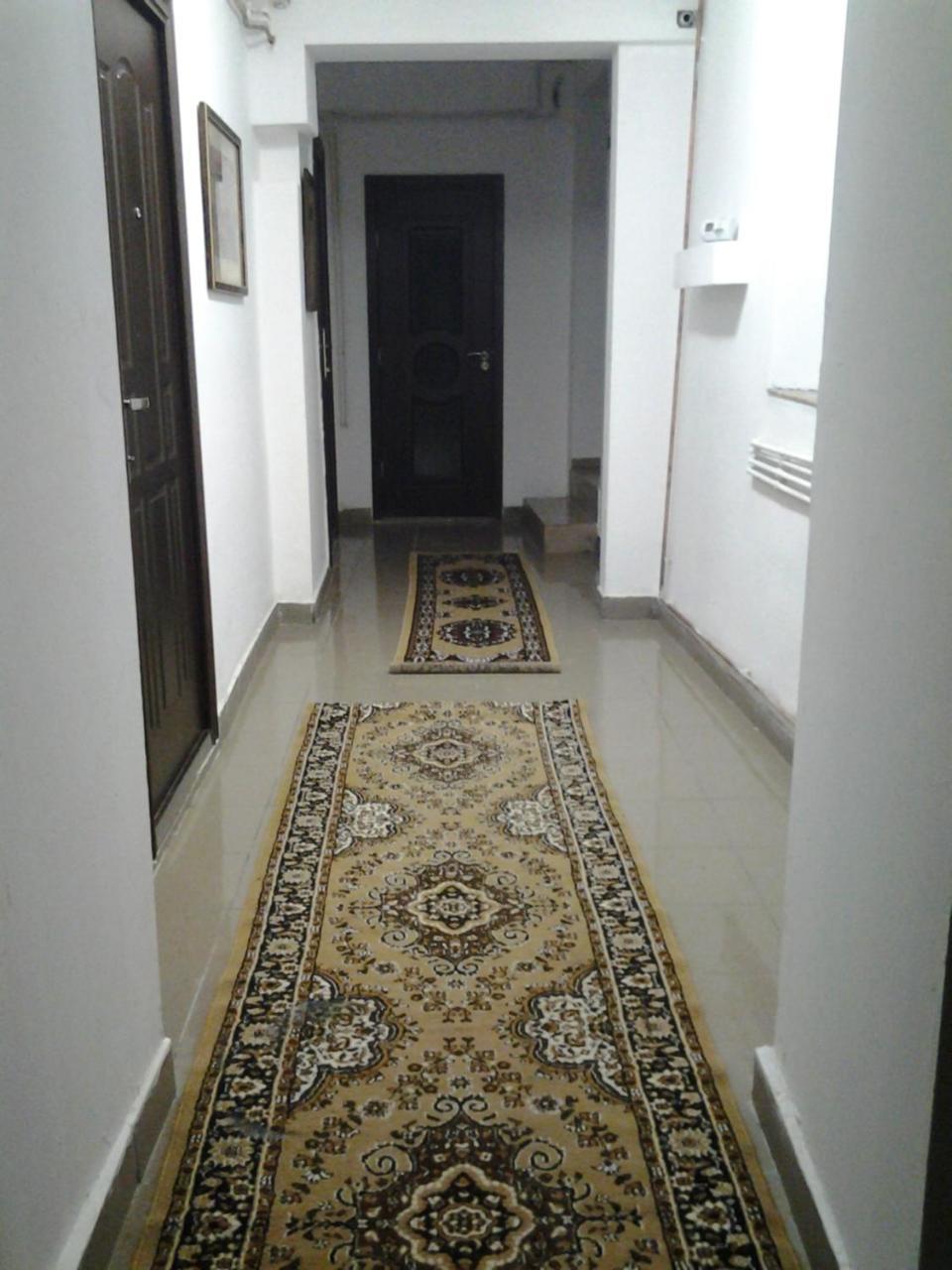 Leyla Hostel Брашов Экстерьер фото
