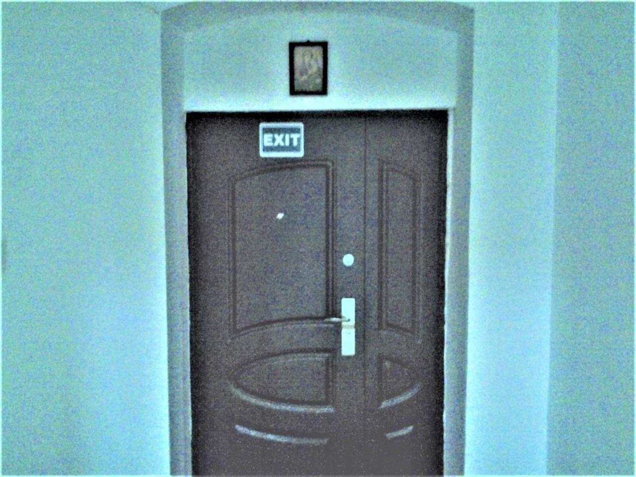 Leyla Hostel Брашов Экстерьер фото